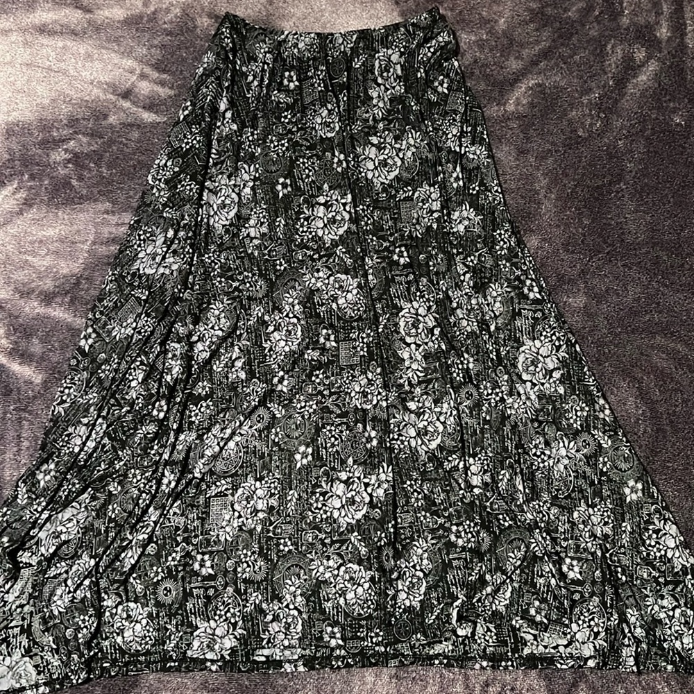 NWT Black and White Floral Maxi Skirt